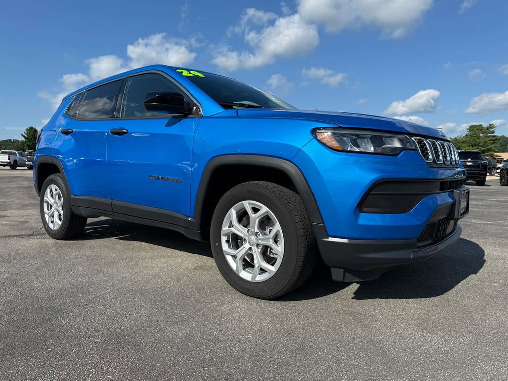 Used 2024 Jeep Compass Sport image 11