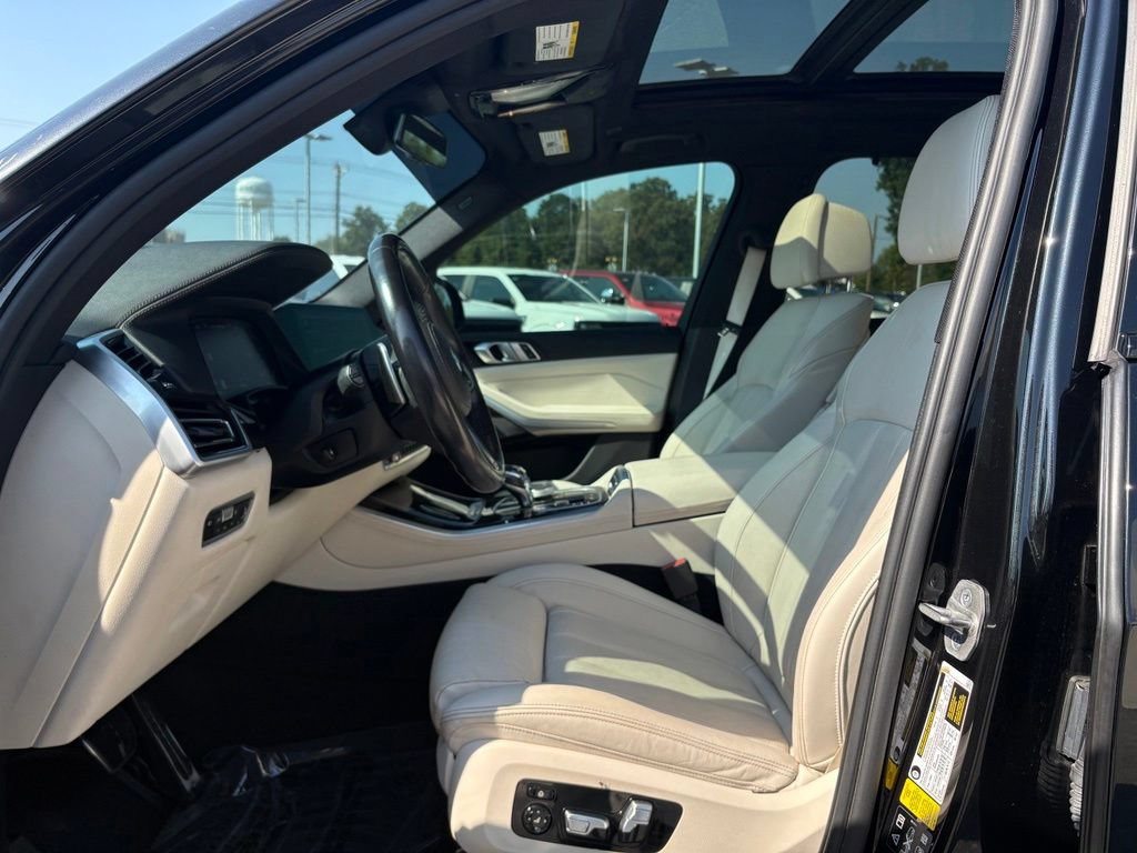 Used 2021 BMW X5 M50i w/ Executive Package AWD/4WD image 11