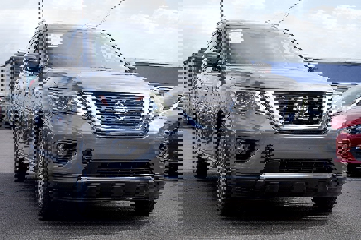 Used 2019 Nissan Pathfinder SV image 5