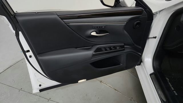 Used 2019 Lexus ES 350 w/ Premium Package image 18