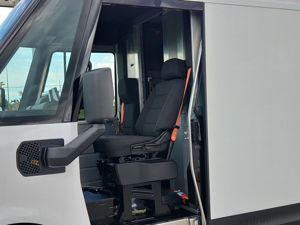 Used 2024 Chevrolet Brightdrop 400 w/ Commercial Equipment Package AWD/4WD image 11