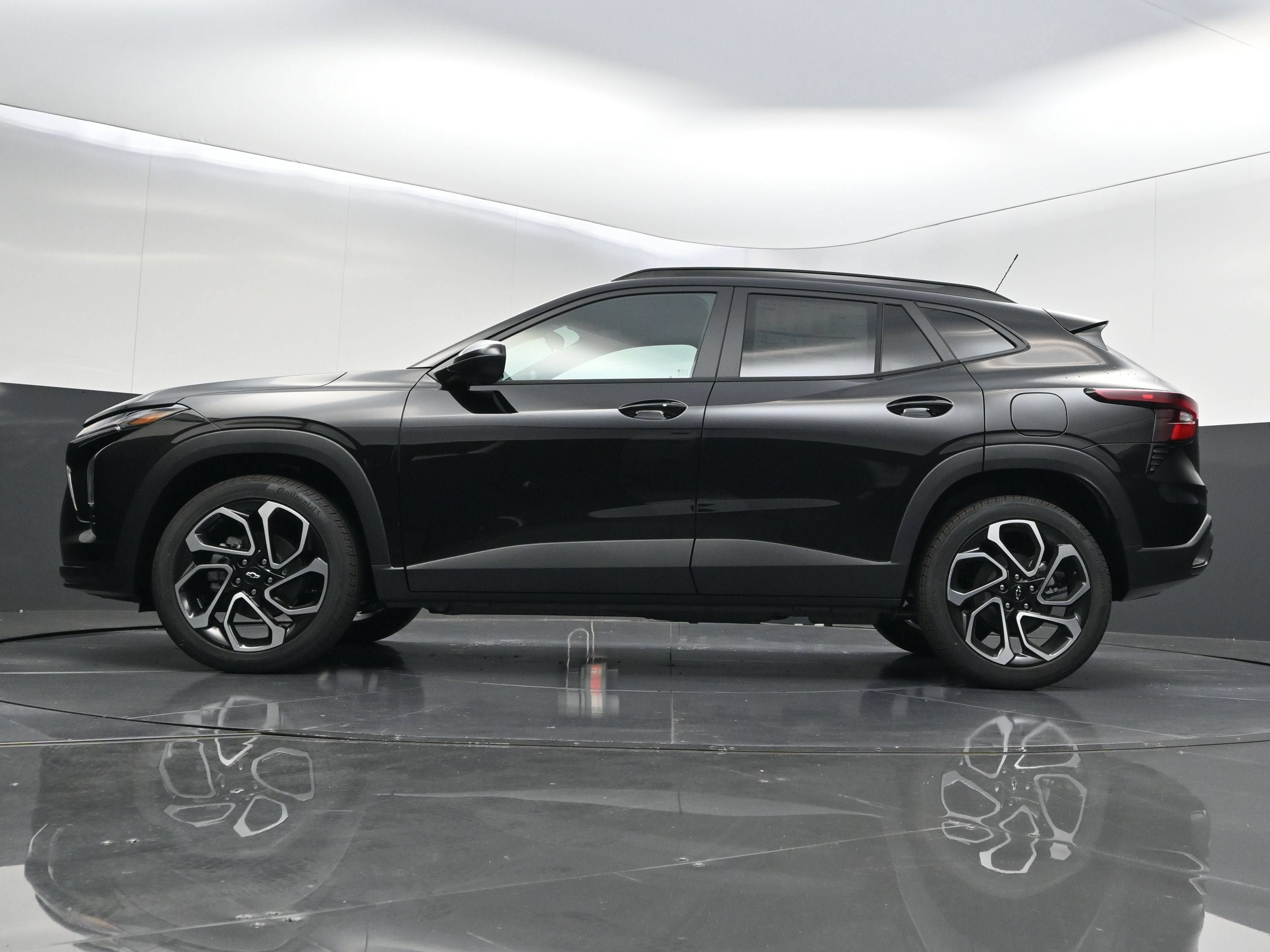New 2026 Chevrolet Trax RS w/ Sunroof Package FWD image 40