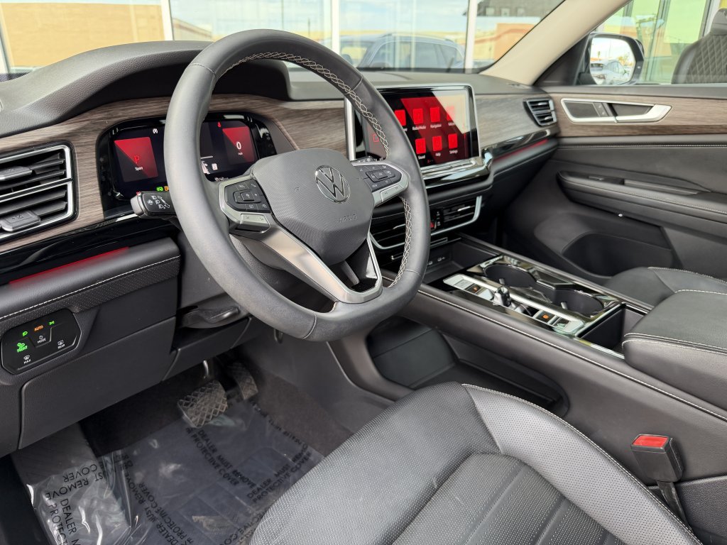 Used 2024 Volkswagen Atlas SEL AWD/4WD image 36