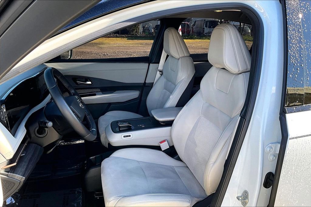 Used 2023 Nissan Ariya FWD image 9