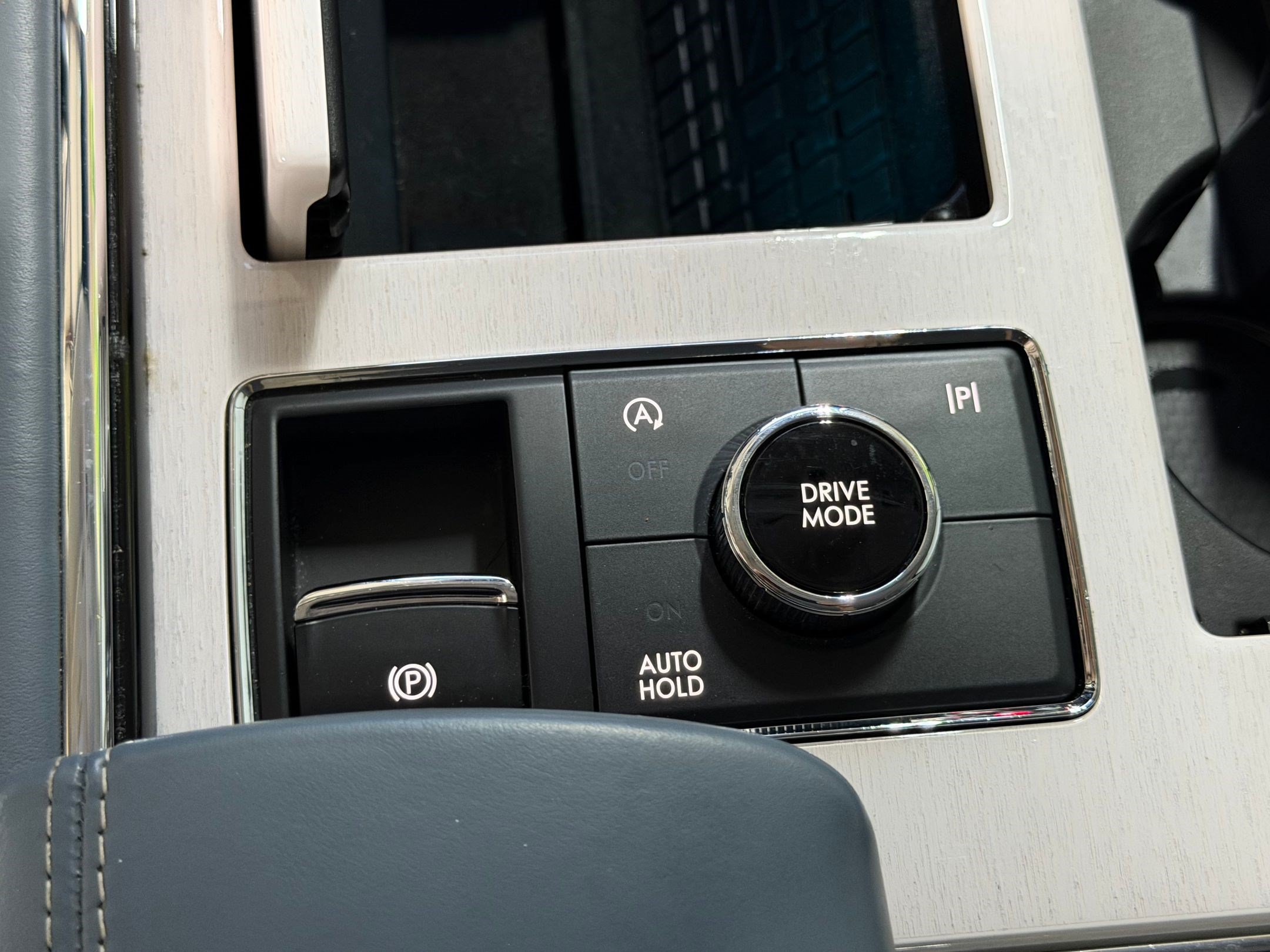 Used 2023 Lincoln Navigator L Black Label AWD/4WD image 24