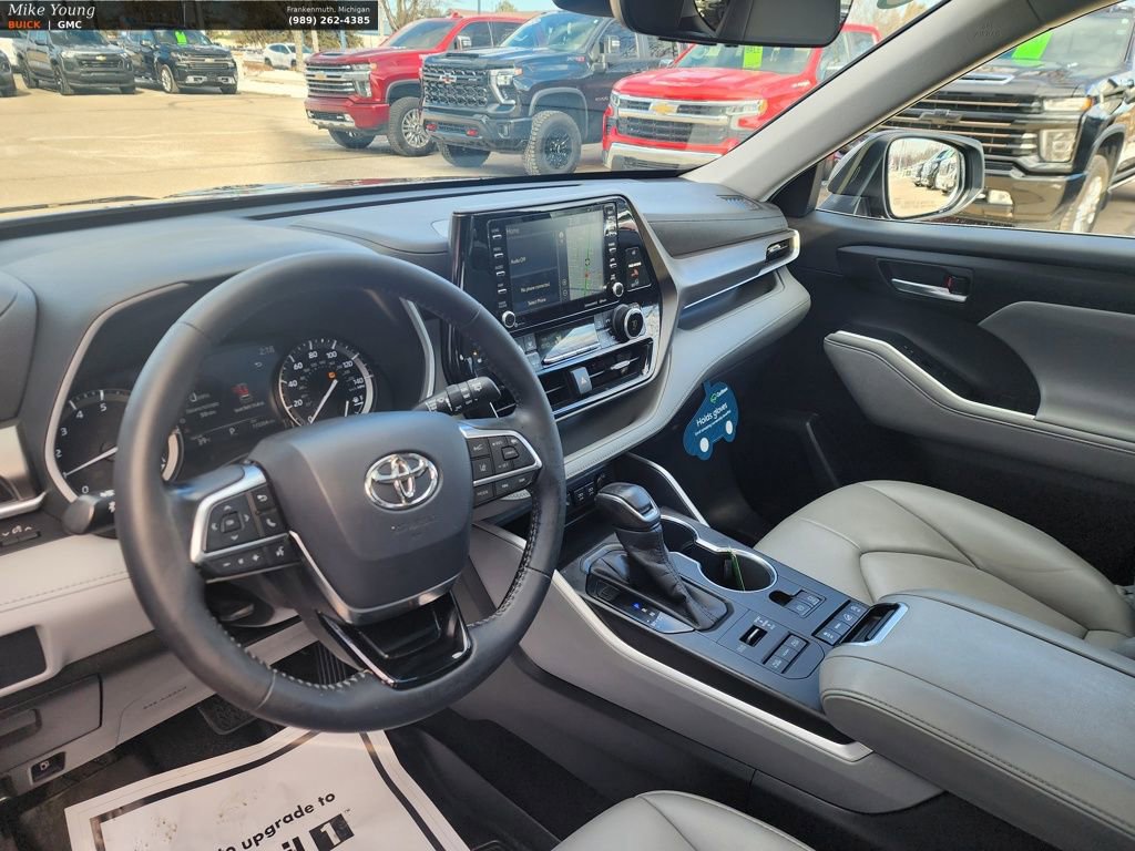 Used 2020 Toyota Highlander XLE image 33