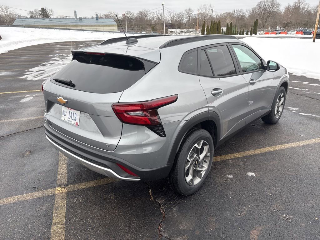 New 2026 Chevrolet Trax LT w/ Driver Confidence Package image 10