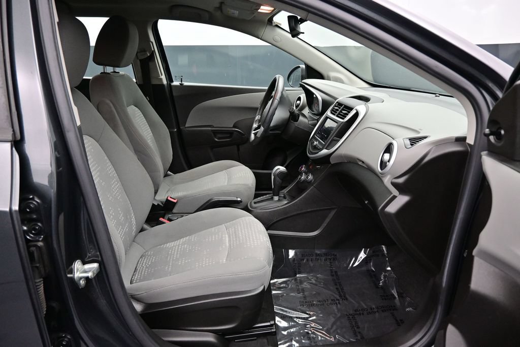 Used 2020 Chevrolet Sonic LT FWD image 32