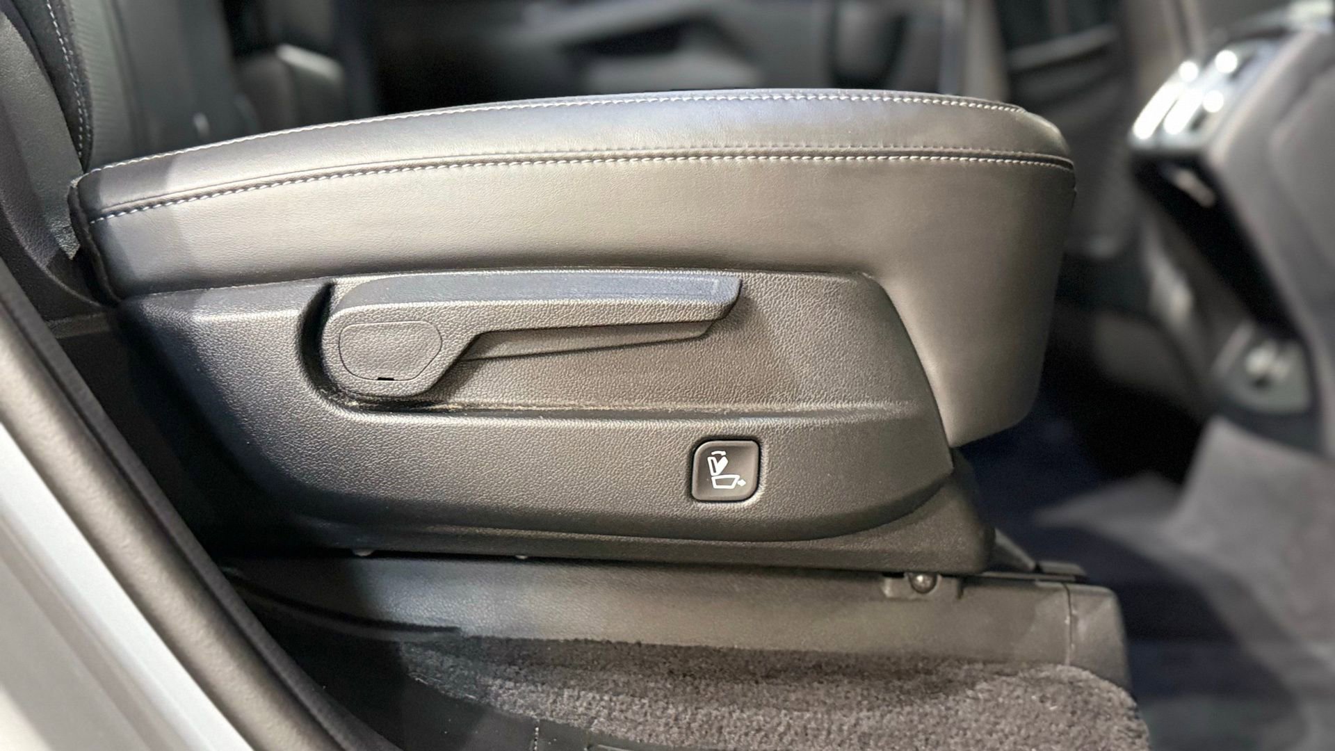 Used 2024 Kia Sorento S w/ Panoramic Sunroof Package image 75