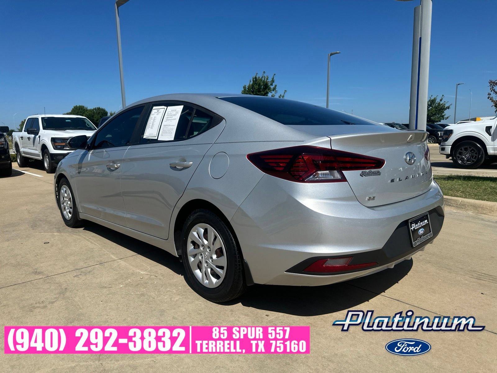 Used 2020 Hyundai Elantra SE w/ Winter Weather Package FWD image 3