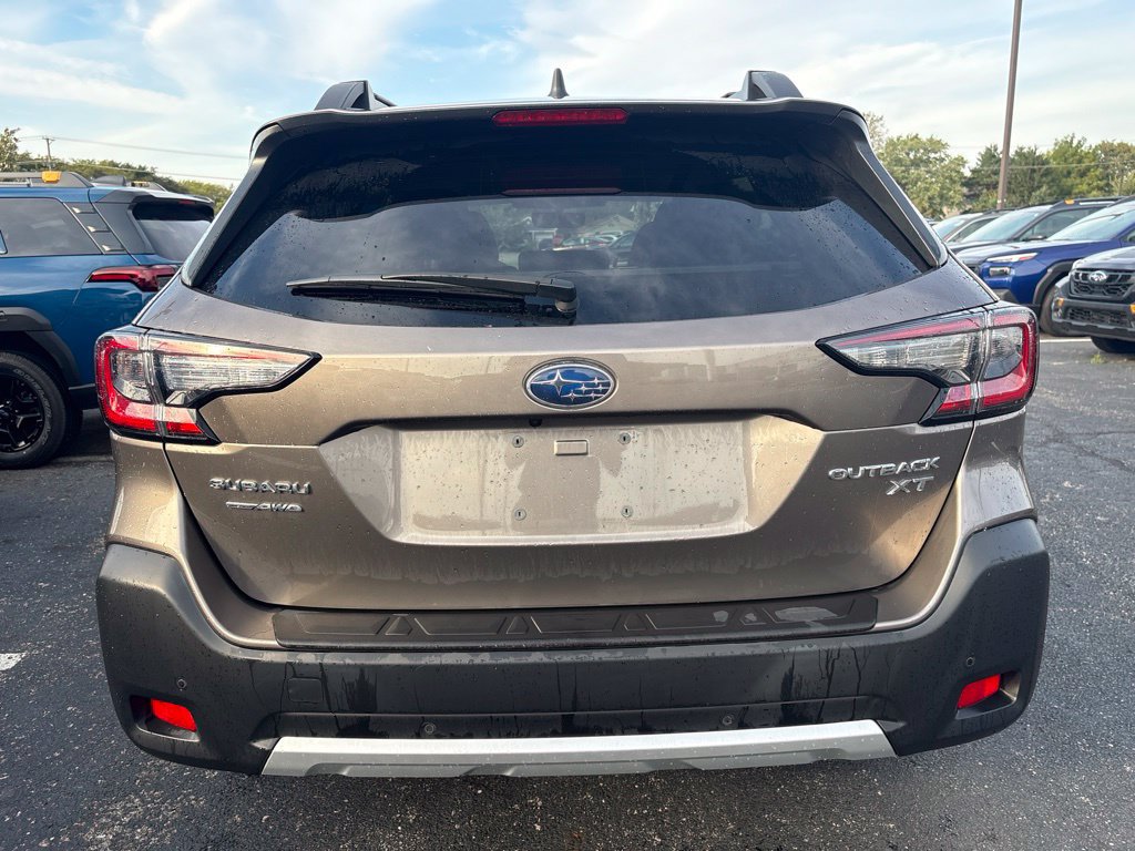 Certified 2024 Subaru Outback Limited XT AWD/4WD image 4