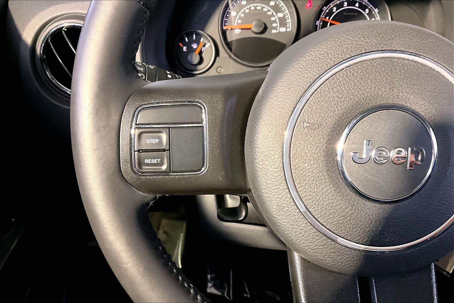 Used 2017 Jeep Patriot Latitude image 24