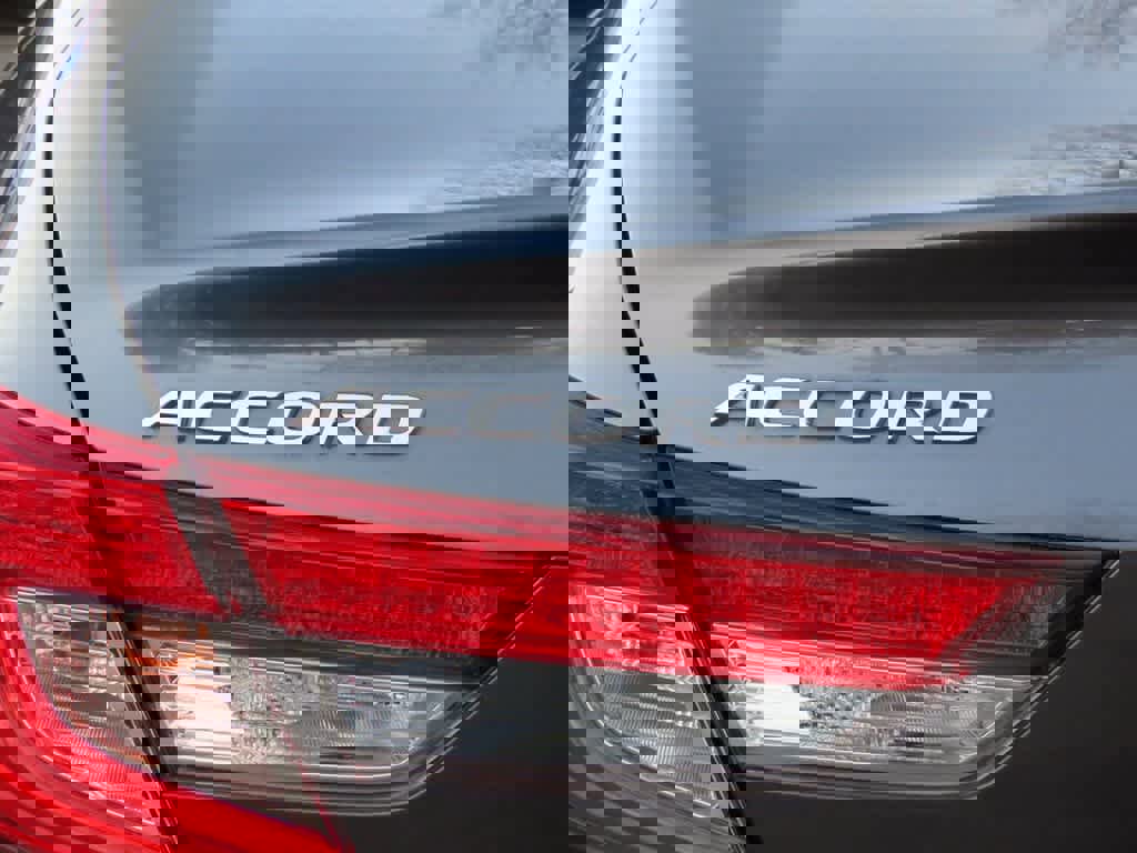 Used 2018 Honda Accord EX-L image 7