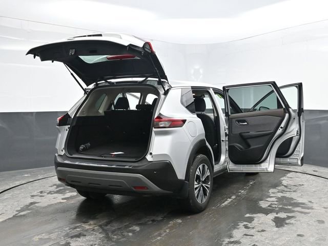 Used 2023 Nissan Rogue SV image 45