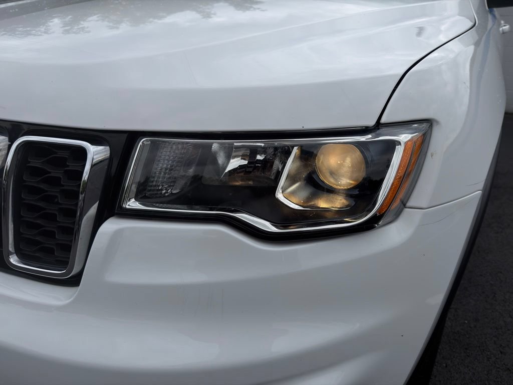 Used 2021 Jeep Grand Cherokee Laredo AWD/4WD image 9