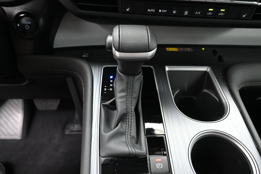 Certified 2025 Toyota Sienna XLE w/ XLE Plus Package AWD/4WD image 24