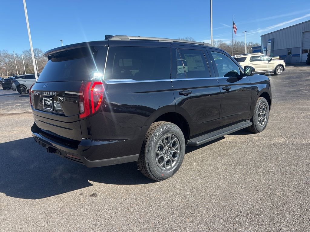 New 2026 Ford Expedition Active image 14