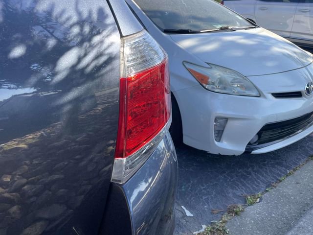 Used 2012 Toyota Highlander SE w/ Tow Pkg FWD image 14