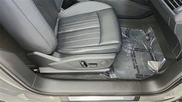 Used 2024 Audi Q8 e-tron Premium image 22