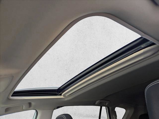 Used 2017 Toyota RAV4 XLE image 16