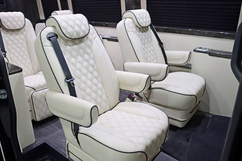 Used 2024 Mercedes-Benz Sprinter 3500 image 30