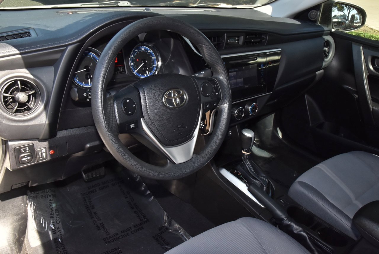 Used 2018 Toyota Corolla L FWD image 31