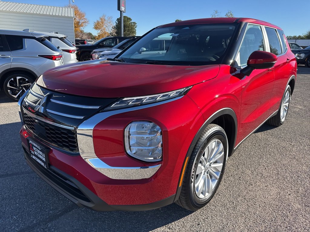 New 2025 Mitsubishi Outlander ES image 3