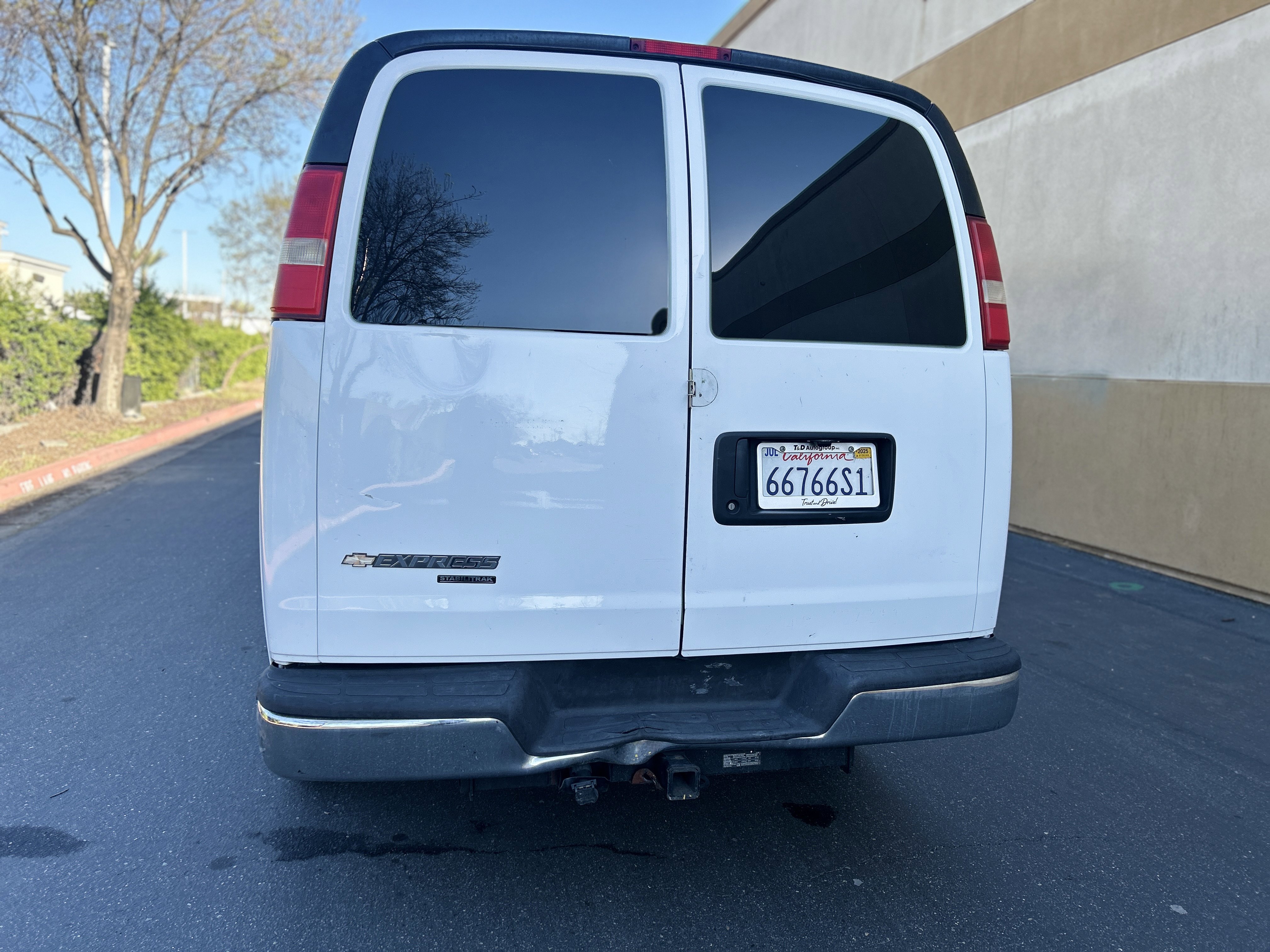 Used 2014 Chevrolet Express 2500 Extended image 5