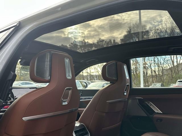 Certified 2025 BMW i7 xDrive60 image 20