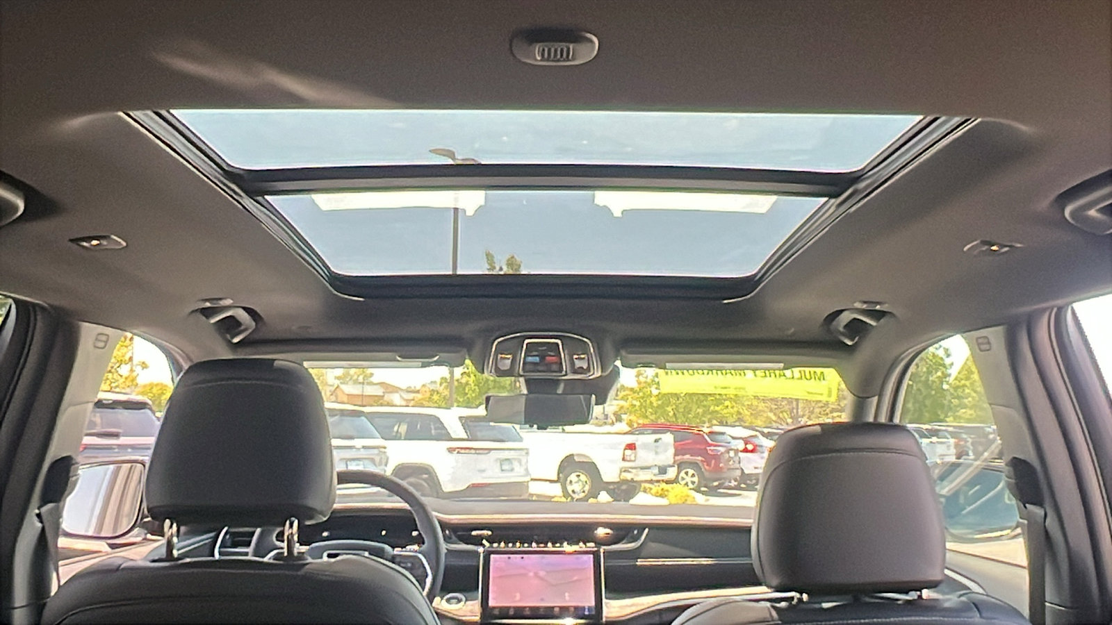 New 2025 Jeep Grand Cherokee L Limited w/ Luxury Tech Group II image 17