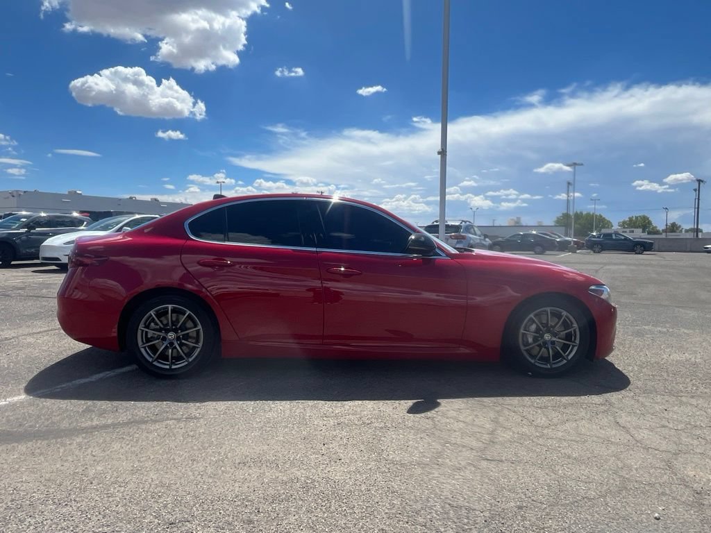Used 2020 Alfa Romeo Giulia RWD image 2