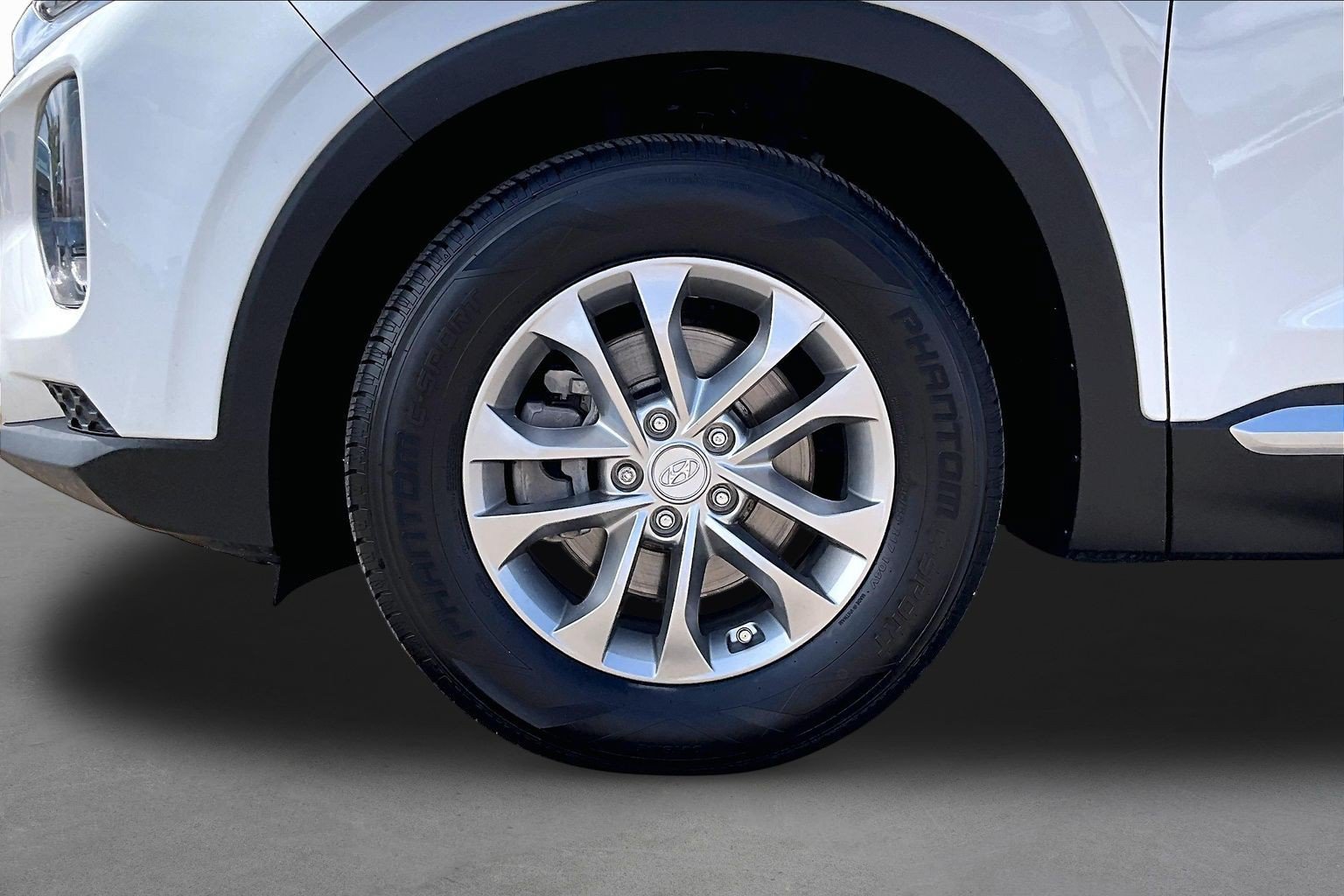 Used 2019 Hyundai Santa Fe SE FWD image 8