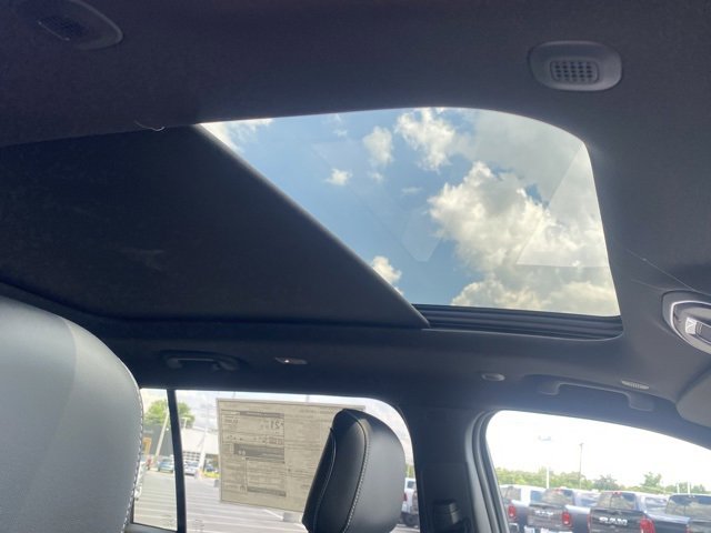 New 2025 Jeep Grand Cherokee L Limited w/ Trailer Tow Package image 33