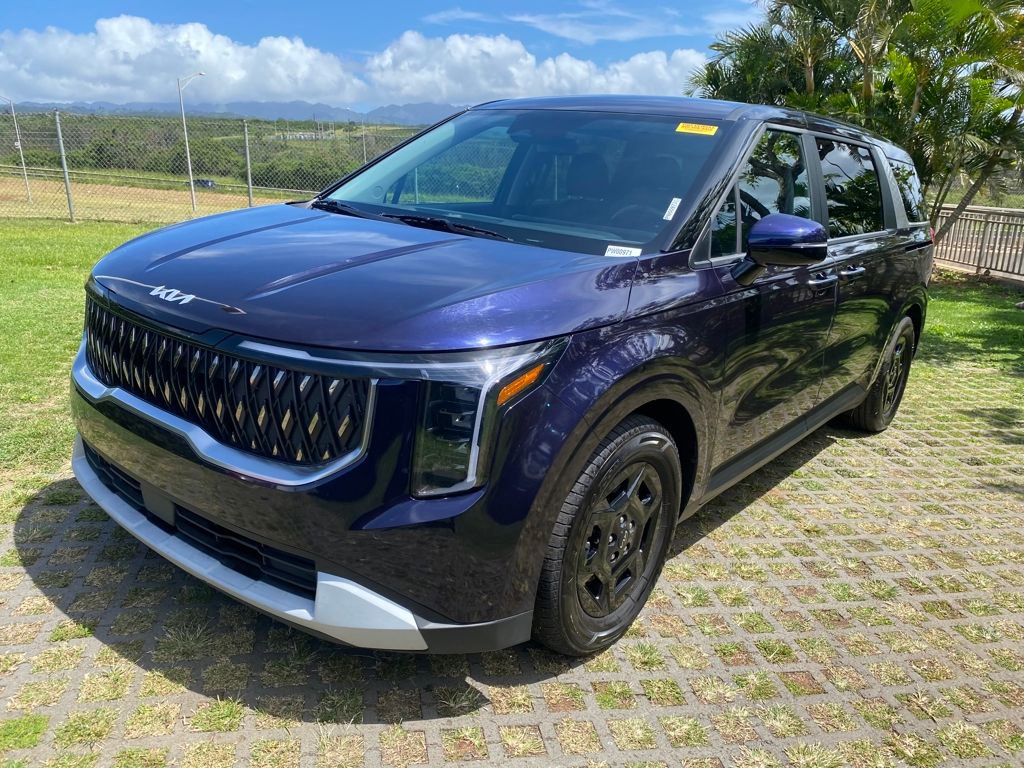 Used 2025 Kia Carnival image 3