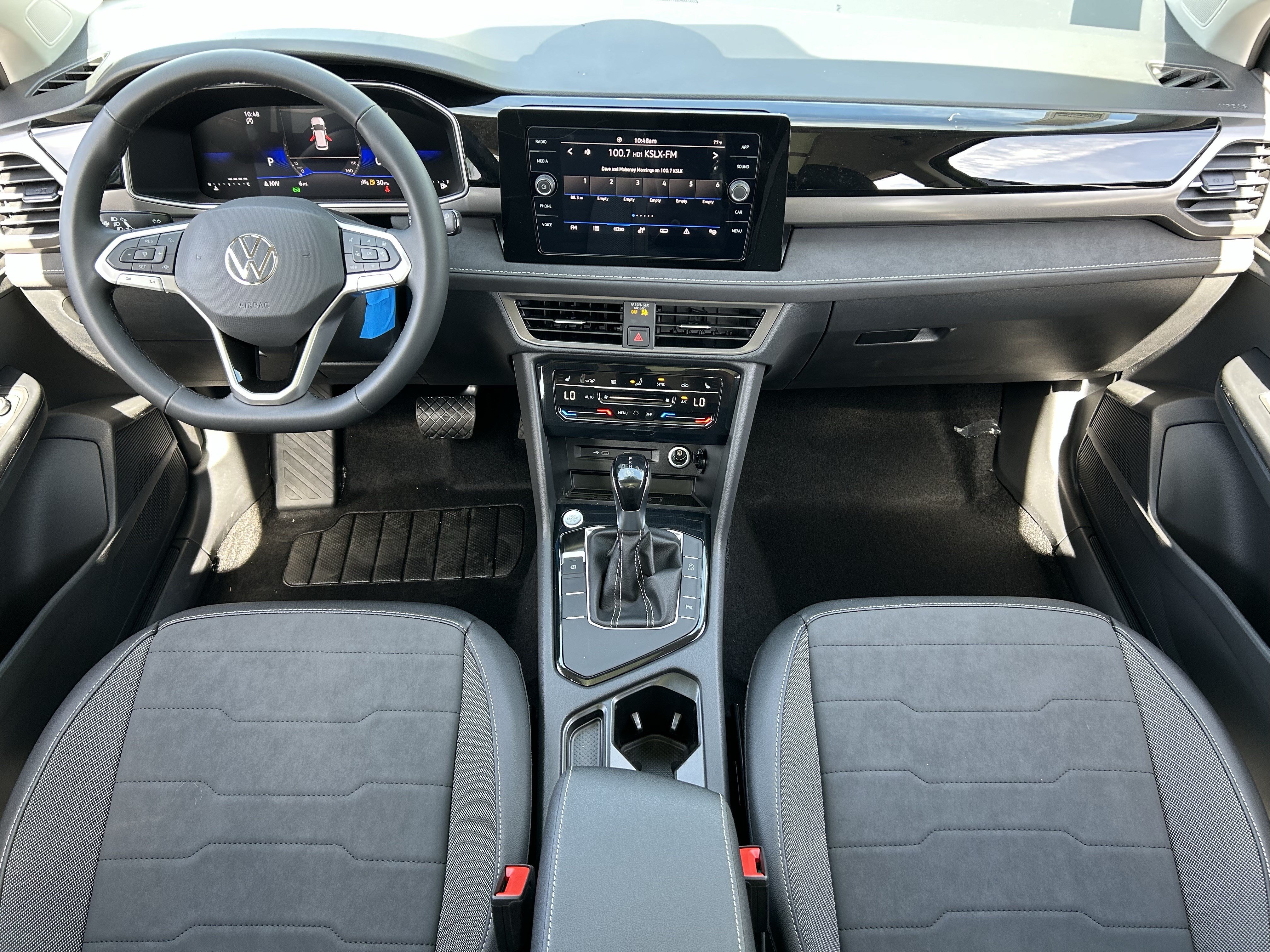 New 2026 Volkswagen Taos SE FWD image 12
