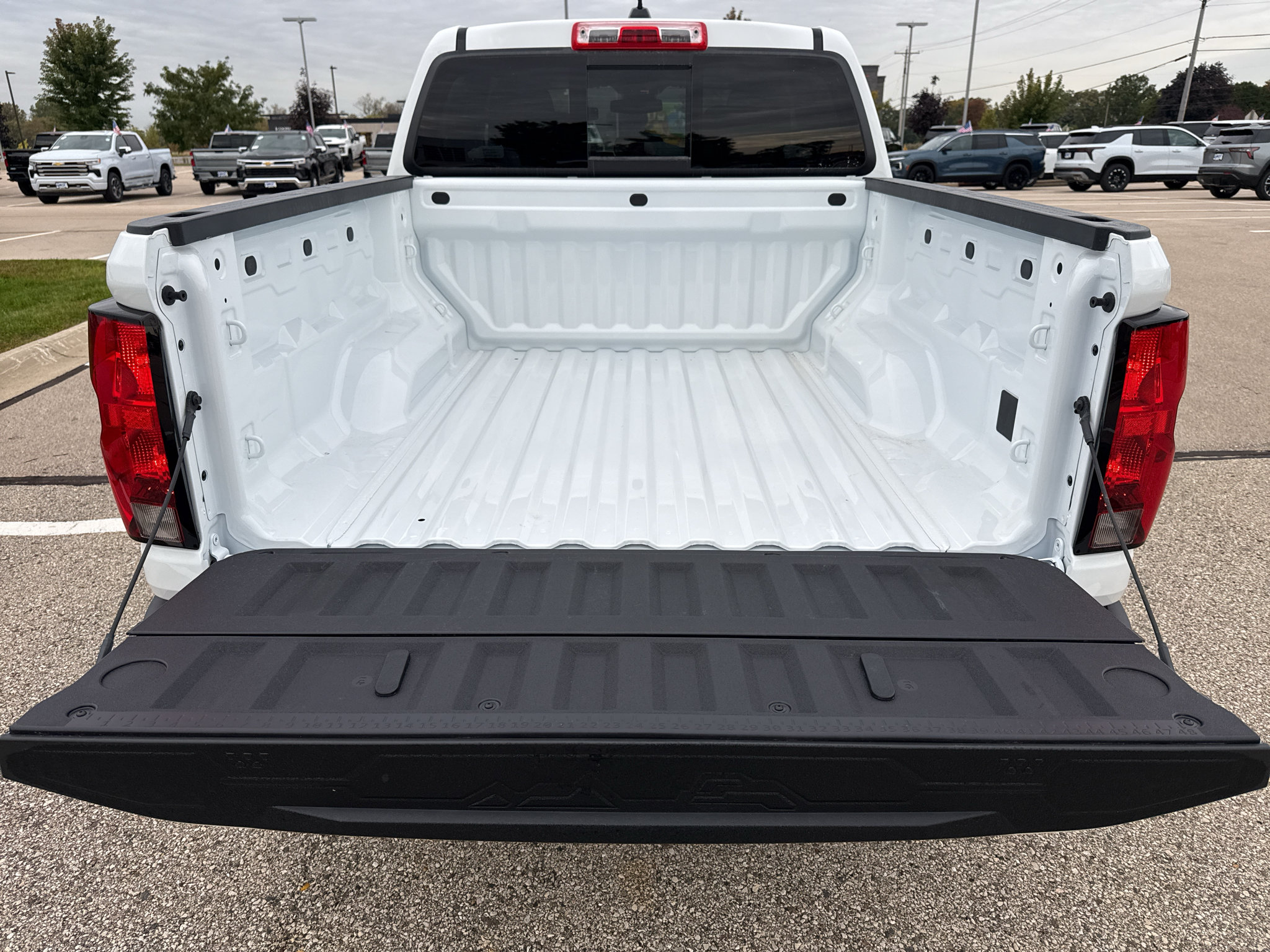 New 2026 Chevrolet Colorado W/T w/ Advanced Trailering Package AWD/4WD image 8