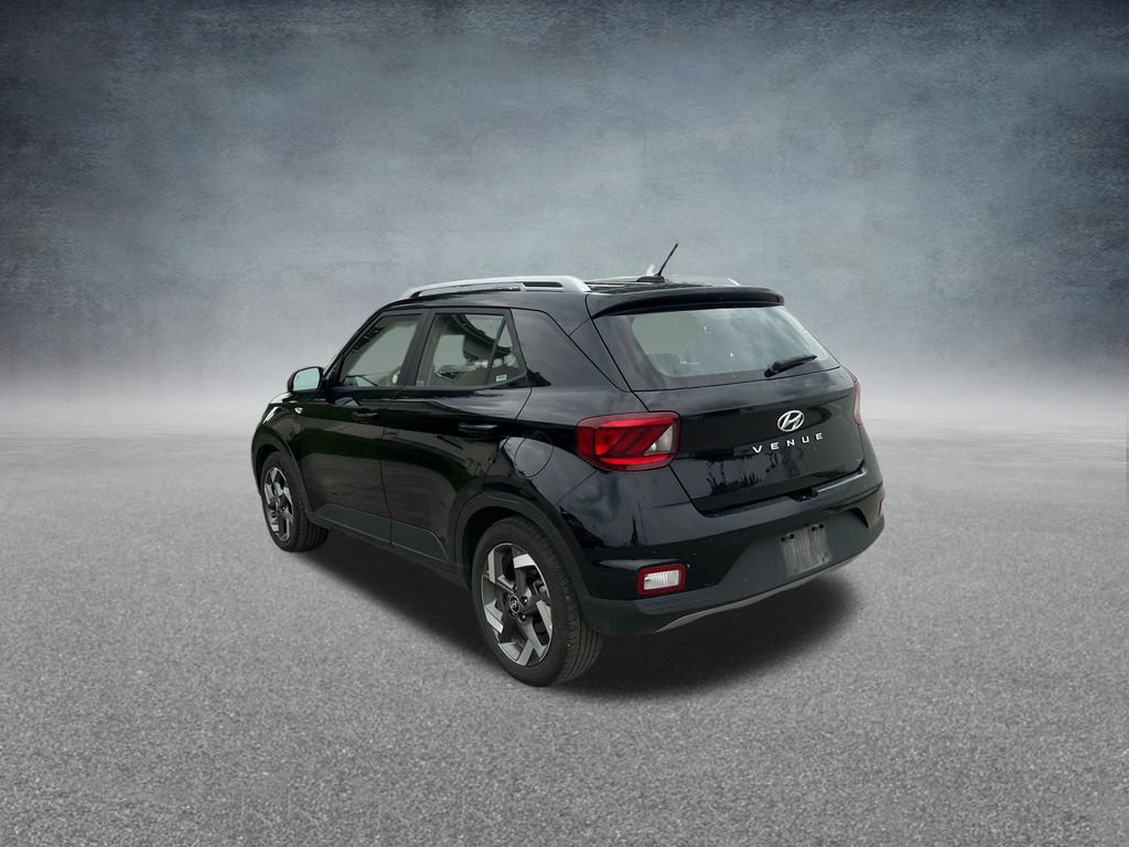 Used 2025 Hyundai Venue SEL FWD image 34