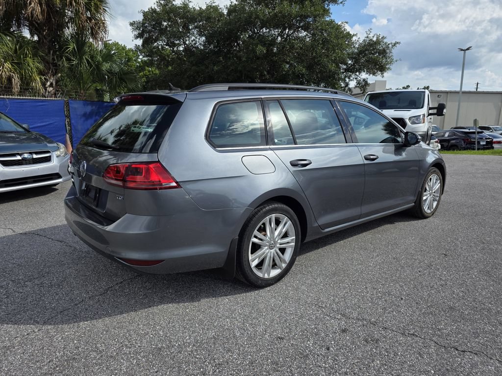 Used 2015 Volkswagen Golf TDI SE FWD image 3