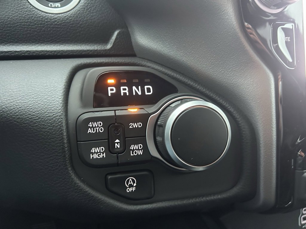 New 2026 RAM 1500 4x4 Crew Cab image 19