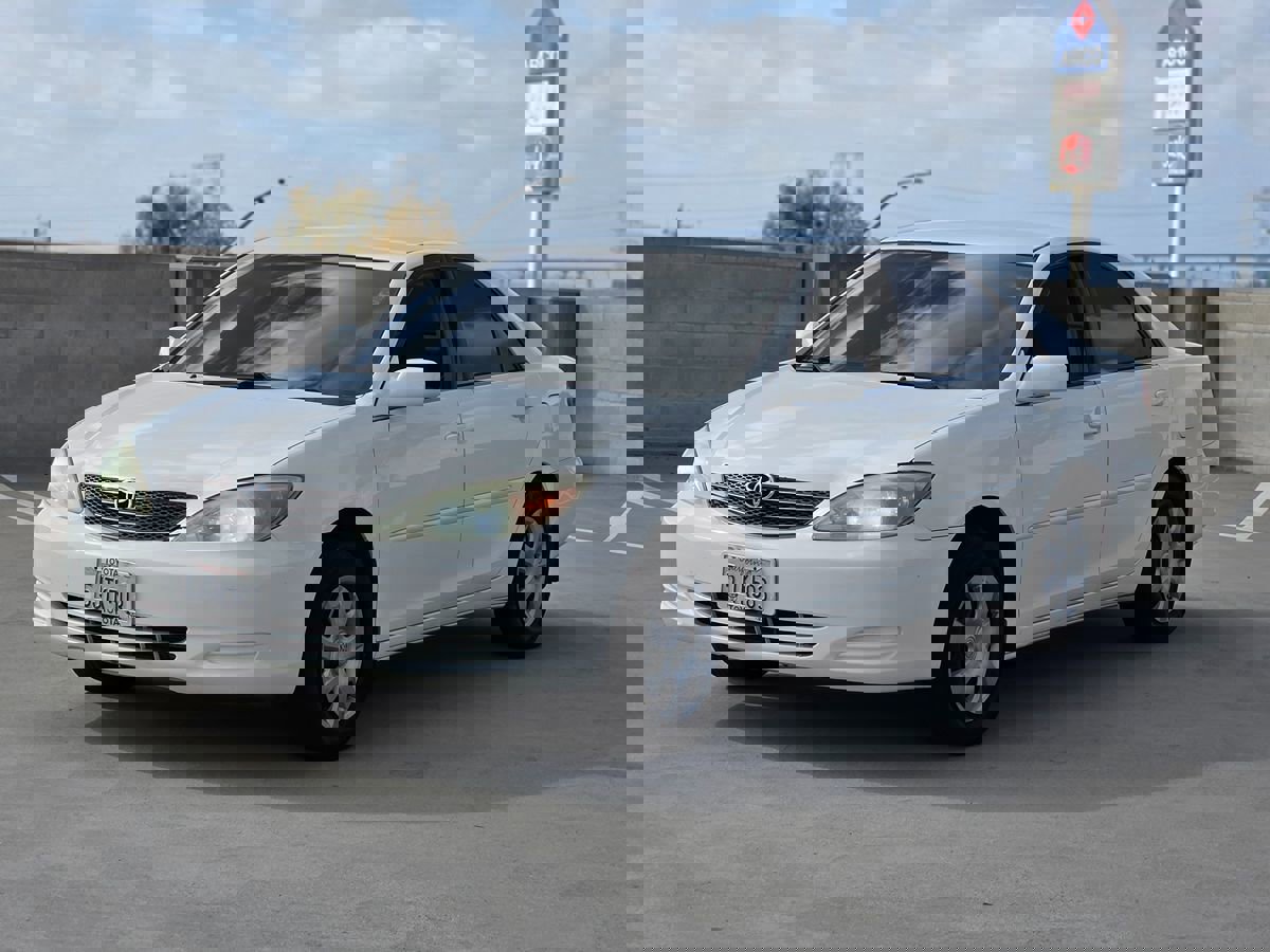 Used 2004 Toyota Camry LE image 4