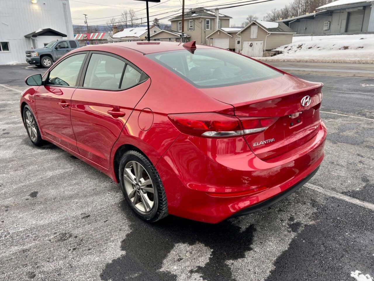 Used 2018 Hyundai Elantra SEL w/ Cargo Package image 4
