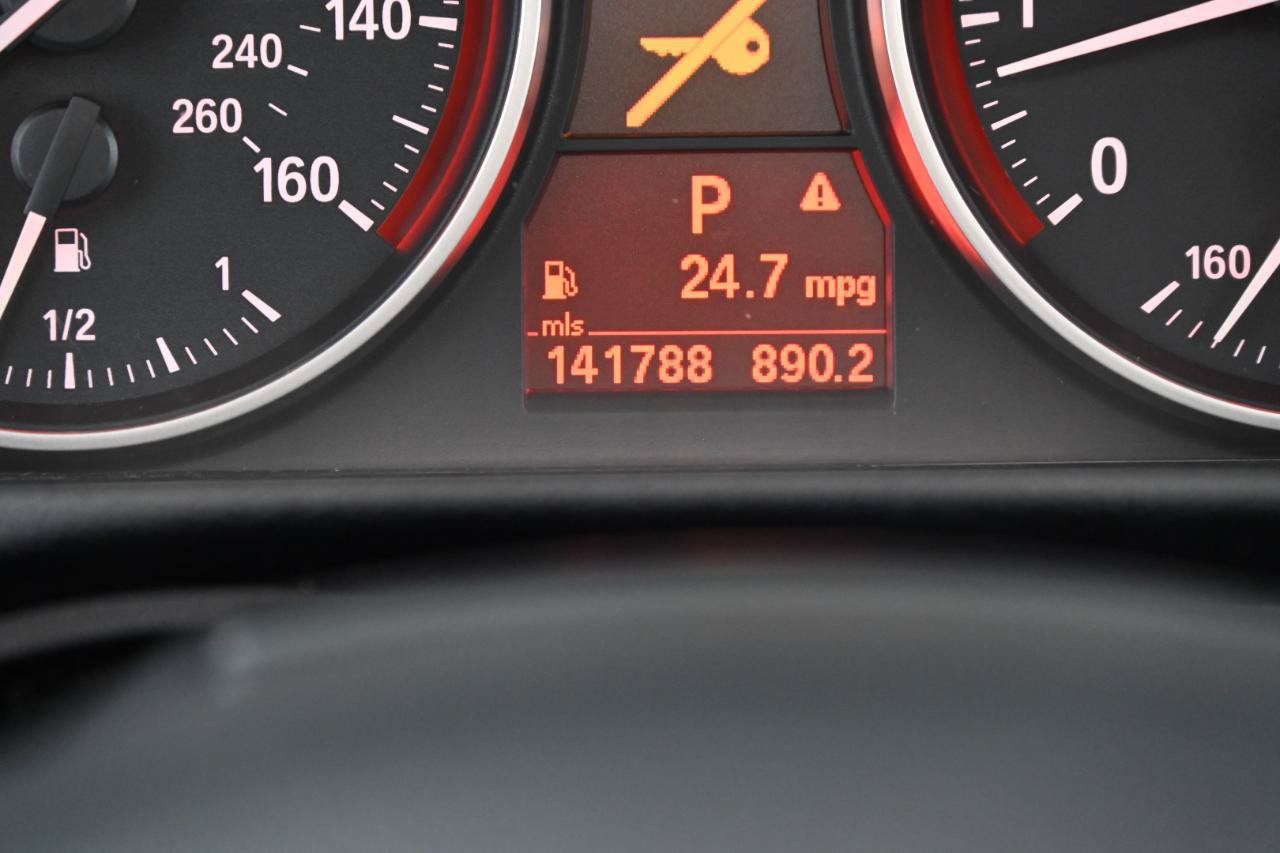 Used 2012 BMW 328i Convertible RWD image 27