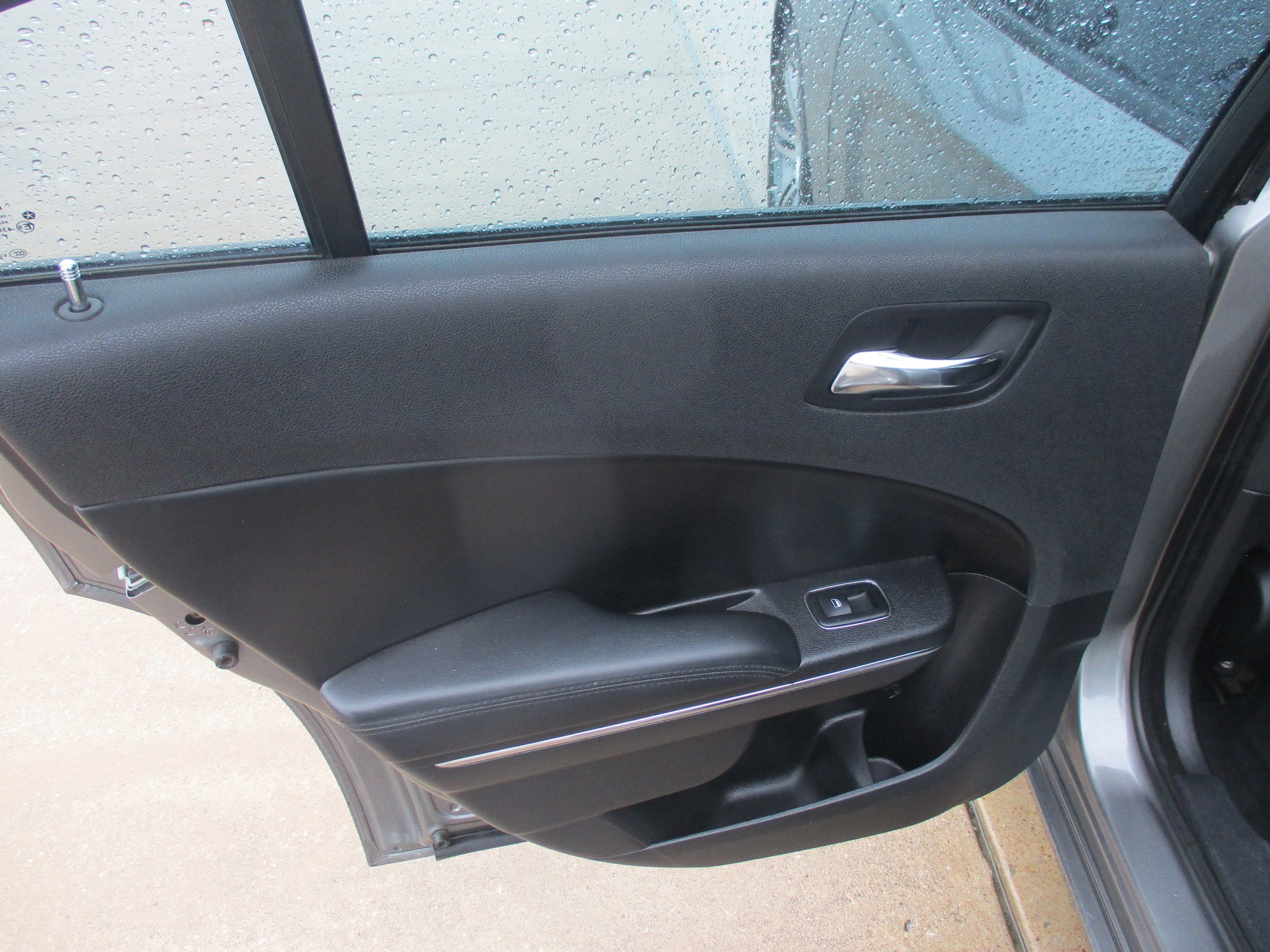Used 2012 Dodge Charger SXT RWD image 7
