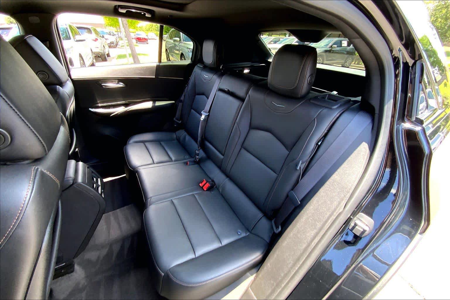 Used 2020 Cadillac XT4 Sport w/ Cold Weather Package FWD image 20