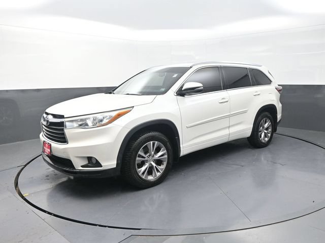Used 2015 Toyota Highlander XLE AWD/4WD image 3