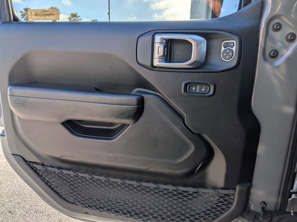 Used 2023 Jeep Gladiator Willys image 23