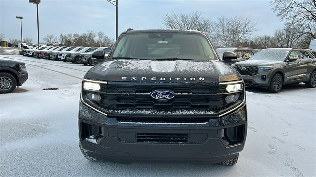 New 2025 Ford Expedition Max Active image 5