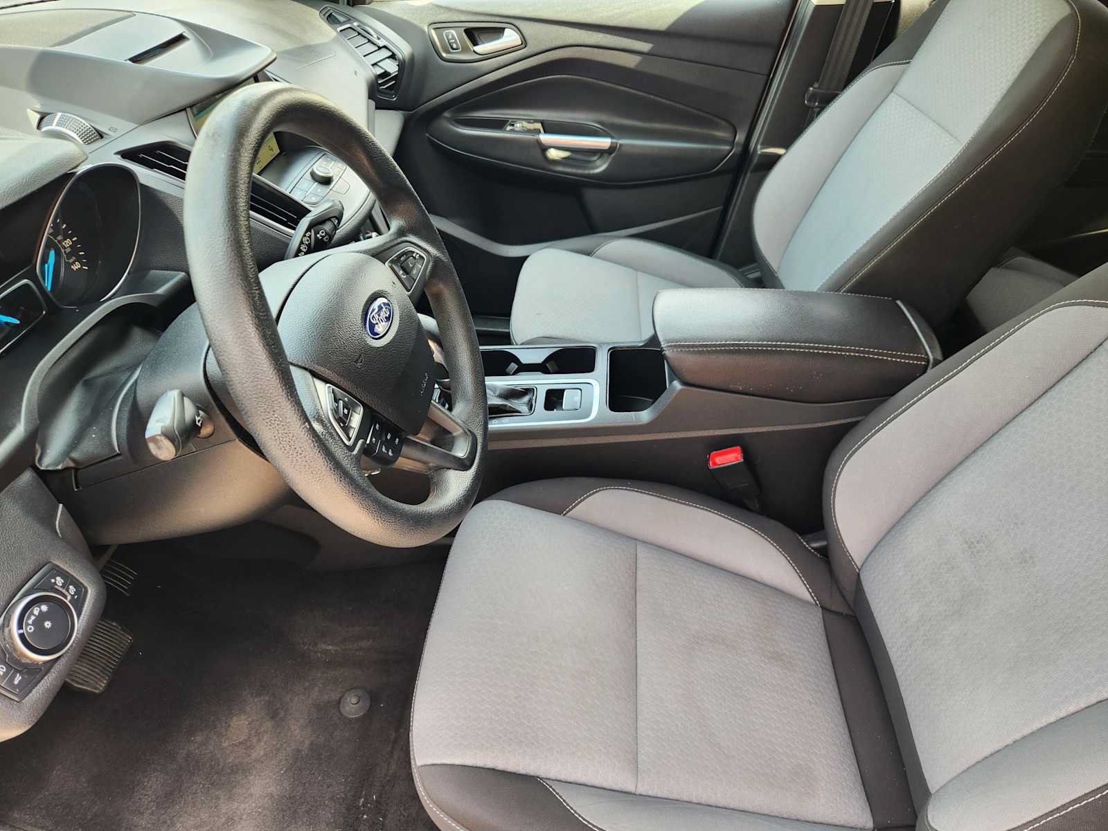 Used 2018 Ford Escape SE w/ SE Sync 3 Package FWD image 12