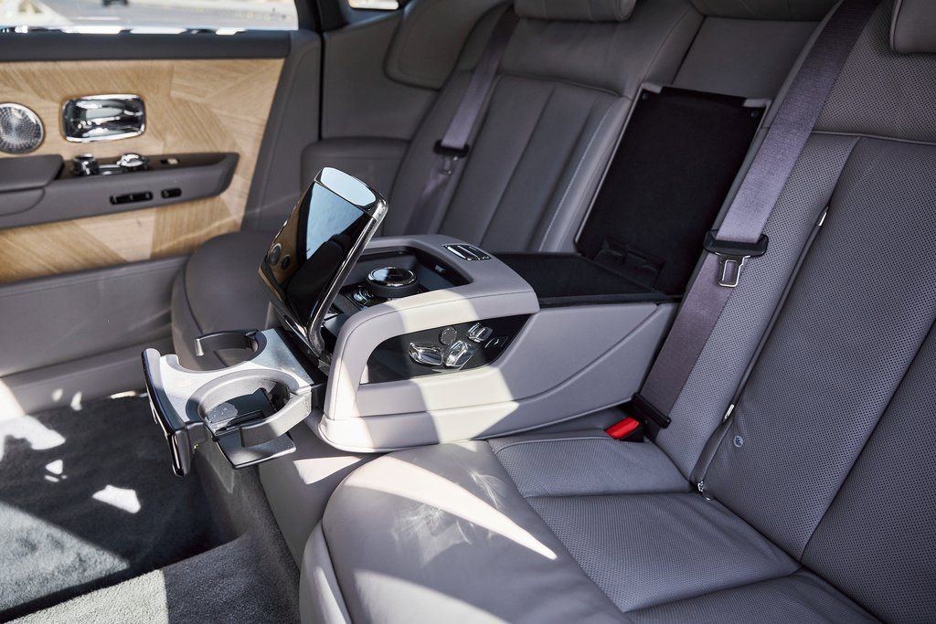 Used 2025 Rolls-Royce Phantom Sedan RWD image 57