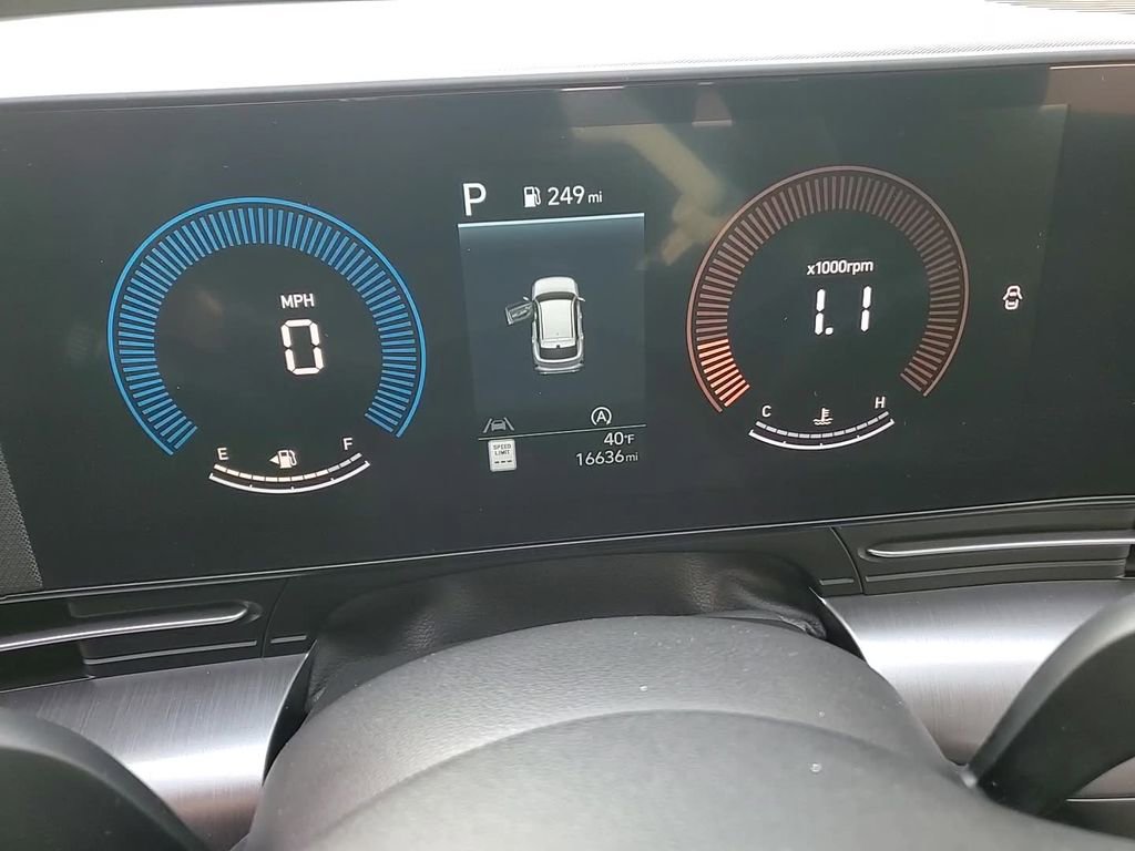 Certified 2025 Hyundai Kona SE image 17